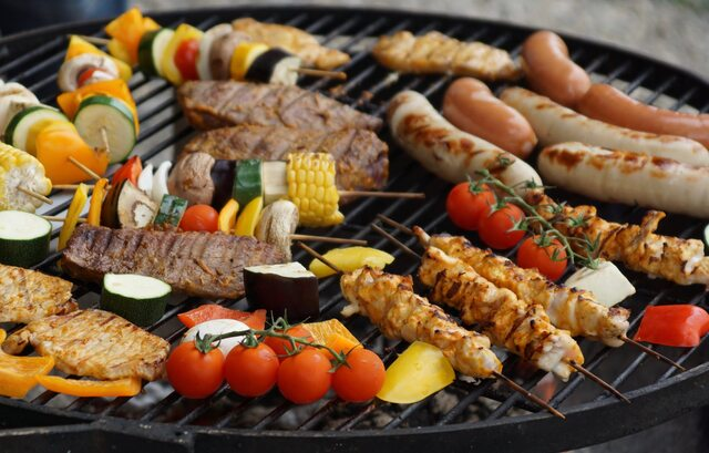 12 Jeśli grill to tylko ze swojskiej kiełbasy.